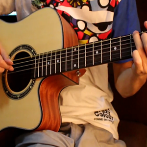 两根黑捧一前一后
